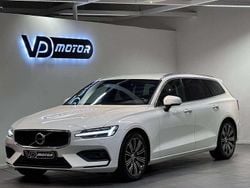 Vit Begagnad 2019 Volvo V60 Momentum Kombi | 239 700 kr (Marknadspris)