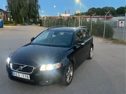 Svart Begagnad 2010 Volvo V50 Summum Kombi | 75 900 kr (Marknadspris)