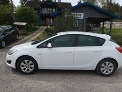 Vit Begagnad 2015 Opel Astra Enjoy Halvkombi | 79 500 kr (Lite dyr)