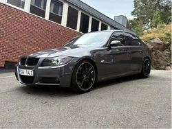 Grå Begagnad 2008 BMW 330 Comfort Edition Sedan | 110 000 kr (Marknadspris)