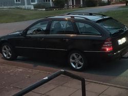Svart Begagnad 2005 Mercedes C180 Avantgarde Kombi | 32 000 kr (Marknadspris)