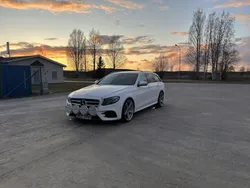 Vit Begagnad 2017 Mercedes E220 AMG line Kombi | 230 000 kr (Marknadspris)