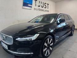 Svart Begagnad 2023 Volvo V90 Core Kombi | 379 000 kr (Marknadspris)