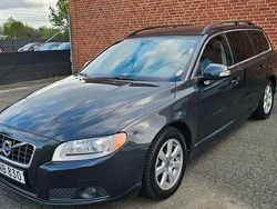 Grå Begagnad 2010 Volvo V70 Momentum Kombi | 69 900 kr (Dyr)