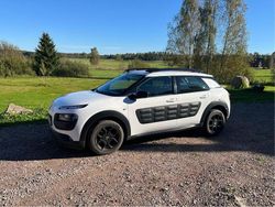 Vit Begagnad 2016 Citroën C4 Cactus Halvkombi | 68 000 kr (Marknadspris)