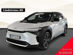 Vit Begagnad 2022 Toyota bZ4X Executive SUV | 409 900 kr