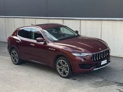 Röd Begagnad 2017 Maserati Levante SUV | 349 000 kr (Marknadspris)