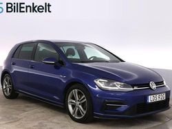 Mörkblå Begagnad 2019 VW Golf VII R-line Halvkombi | 187 800 kr (Marknadspris)