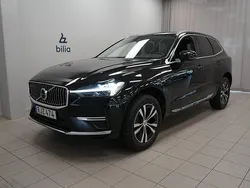 Svart Begagnad 2022 Volvo XC60 Core SUV | 409 900 kr (Bra pris)