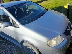 Blå Begagnad 2006 VW Touran Goal Minibuss | 10 000 kr