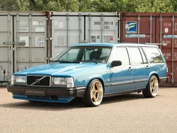 Blå Begagnad 1987 Volvo 740 Kombi | 159 900 kr