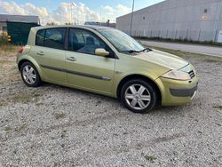 Grön Begagnad 2004 Renault Mégane II Halvkombi | 14 900 kr (Marknadspris)