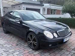 Svart Begagnad 2006 Mercedes E200 Sedan | 39 000 kr