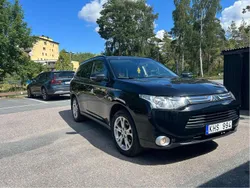 Svart Begagnad 2014 Mitsubishi Outlander Comfort Edition SUV | 135 000 kr (Marknadspris)