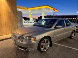 Grå Begagnad 2005 Volvo S60 Momentum Sedan | 57 000 kr (Marknadspris)