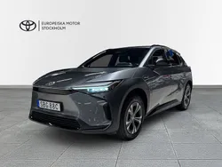 Silver Begagnad 2023 Toyota bZ4X Style SUV | 384 900 kr (Marknadspris)