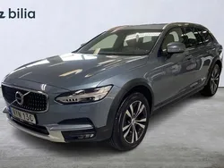 Ljusblå Begagnad 2019 Volvo V90 CC Kombi | 339 000 kr (Marknadspris)