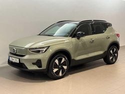 Grön Begagnad 2022 Volvo XC40 Core SUV | 344 500 kr
