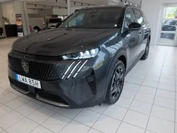 Grå (grå titan metallic) Ny 2025 Peugeot 5008 GT Minibuss | 459 800 kr (Marknadspris)