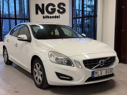 Vit Begagnad 2011 Volvo S60 Kinetic Sedan | 69 900 kr (Lite dyr)