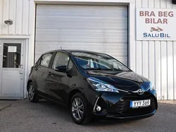 Svart (svartmetallic) Begagnad 2017 Toyota Yaris Active Halvkombi | 119 000 kr