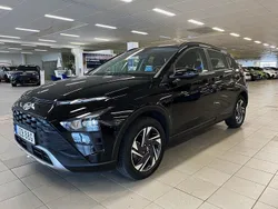 Svart Begagnad 2022 Hyundai Bayon Essential SUV | 169 800 kr (Marknadspris)