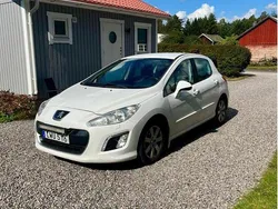 Vit Begagnad 2011 Peugeot 308 Halvkombi | 45 000 kr (Dyr)