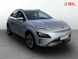 Grå Begagnad 2022 Hyundai Kona Essential SUV | 199 900 kr (Marknadspris)