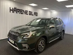 Grön (cascade green silica) Begagnad 2022 Subaru Forester Active SUV | 349 000 kr (Dyr)