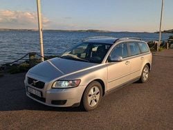 Grå Begagnad 2010 Volvo V50 Kombi | 24 900 kr