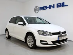 Vit Begagnad 2016 VW Golf VII Halvkombi | 119 900 kr (Marknadspris)