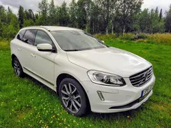 Vit Begagnad 2017 Volvo XC60 Standard SUV | 148 000 kr (Bra pris)