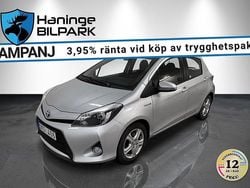 Silver Begagnad 2013 Toyota Yaris Hybrid Active Halvkombi | 109 995 kr (Marknadspris)