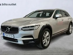 Silver Begagnad 2018 Volvo V90 CC Momentum Kombi | 284 000 kr (Marknadspris)