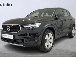 Svart Begagnad 2022 Volvo XC40 Momentum SUV | 259 000 kr (Marknadspris)