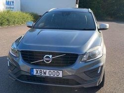 Grå Begagnad 2017 Volvo XC60 R-Design SUV | 160 000 kr