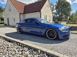 Blå Begagnad 2009 BMW 325 Sportkupé | 95 000 kr (Lite dyr)