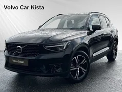 Svart Begagnad 2023 Volvo XC40 Plus SUV | 389 900 kr (Marknadspris)