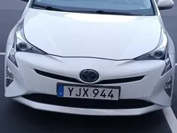 Vit Begagnad 2017 Toyota Prius Halvkombi | 169 900 kr (Marknadspris)