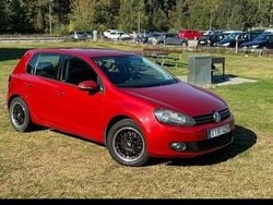 Röd Begagnad 2009 VW Golf Halvkombi | 57 500 kr (Lite dyr)