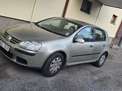Brun Begagnad 2005 VW Golf IV Trendline Halvkombi | 21 000 kr (Bra pris)