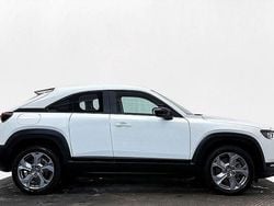 Vit Begagnad 2022 Mazda MX30 SUV | 152 700 kr (Marknadspris)