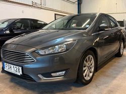 Grå Begagnad 2015 Ford Focus Titanium Halvkombi | 95 000 kr (Marknadspris)