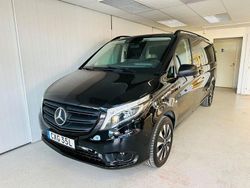 Svart Begagnad 2022 Mercedes Vito Minibuss | 369 900 kr (Marknadspris)