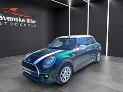 Grön Begagnad 2017 Mini Cooper Pepper Halvkombi | 149 900 kr (Lite dyr)