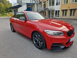 Röd Begagnad 2014 BMW M235 M Performance Sportkupé | 369 800 kr (Marknadspris)