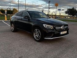 Svart Begagnad 2018 Mercedes GLC220 AMG line Sportkupé | 319 000 kr (Marknadspris)
