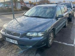 Grå Begagnad 2004 Volvo V70 Business Edition Kombi | 5 000 kr