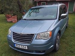Blå Begagnad 2010 Chrysler Town & Country Minibuss | 50 000 kr (Superpris)