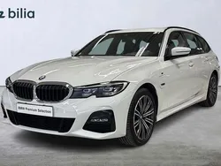 Vit Begagnad 2022 BMW 330e M Sport Kombi | 364 900 kr (Marknadspris)